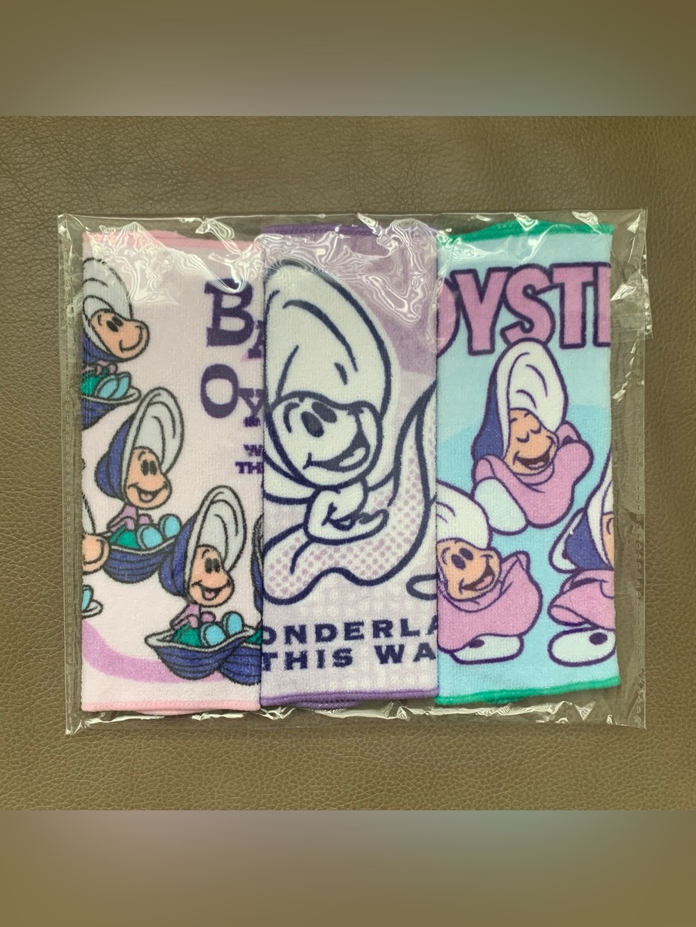 BNIB Disney Alice in Wonderland Baby Oysters Towel Set of 3